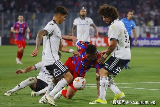 尼克斯主场升起NBA杯冠军旗帜，庆祝上赛季成就